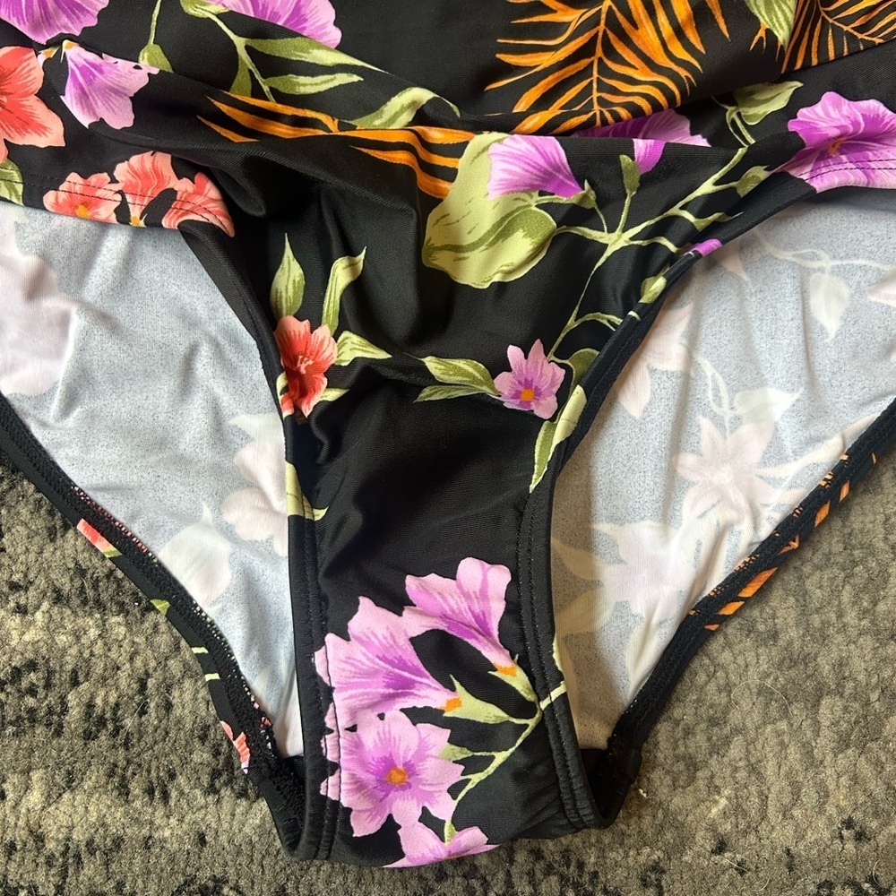 NWT SHADE & SHORE Floral One Piece With Detachable Straps & Ruching - Picture 5 of 13